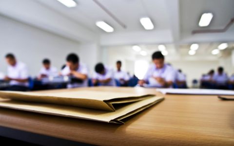 中级经济师备考指南：掌握关键技巧，轻松攻破考试难关