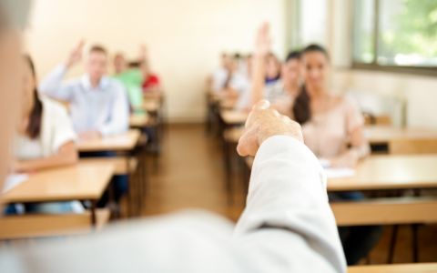 开放大学的学费是多少？