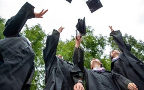 上海成考途径：如何通过成考实现学历跃升？