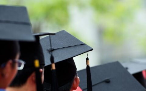 揭示上海开放大学的学历含金量：为你的职业发展助力