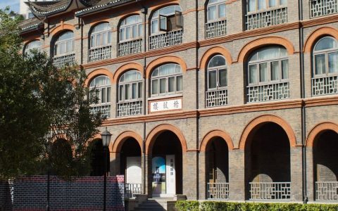 开放大学和成人高考有什么区别？在职人员怎么选更合适