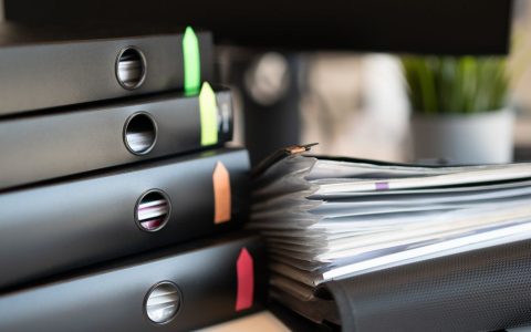 外籍员工居住证积分：学历认证、个税/社保要求与单位材料清单